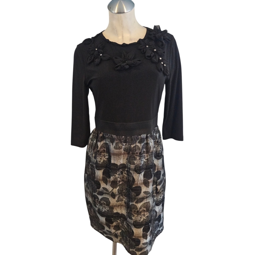 Taylor Size 10 Black Metallic Cocktail Dress Embellished Neckline Fit Flare